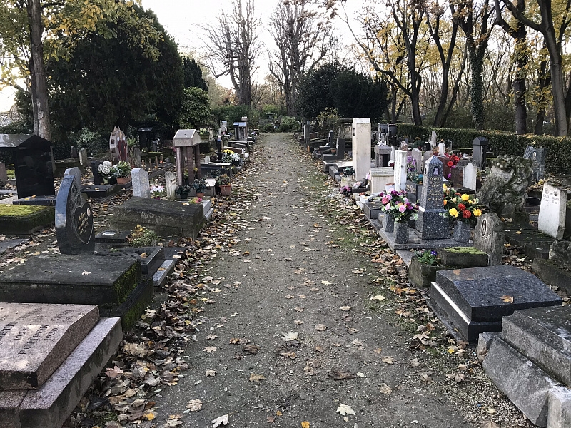 Pet Cemetery in Paris | The cemetery of dogs in Paris
