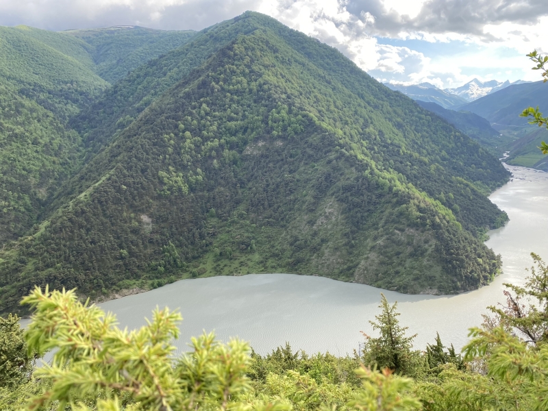 A trip to the Tsmiakom gorge for the flowering of rhododendrons