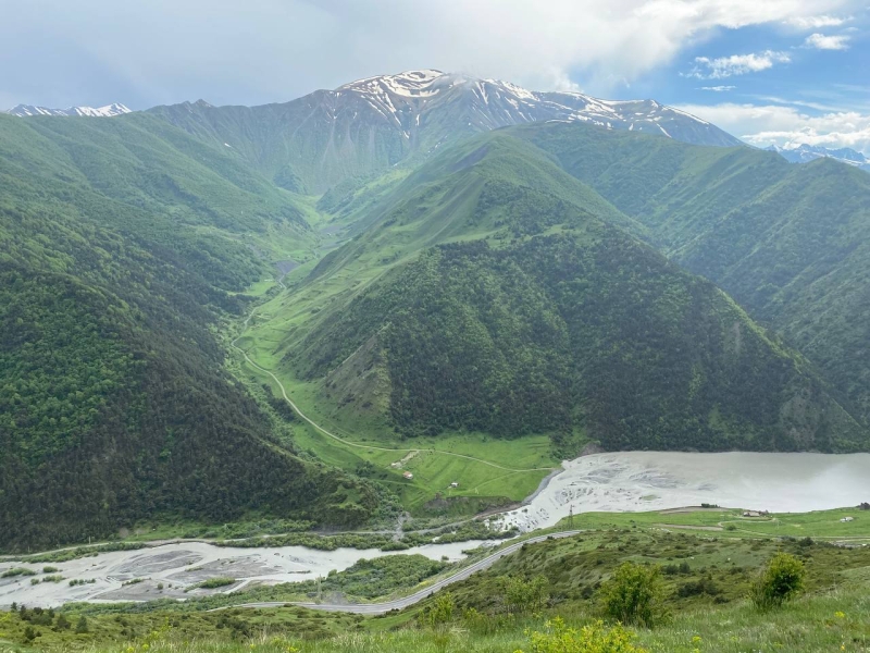 A trip to the Tsmiakom gorge for the flowering of rhododendrons