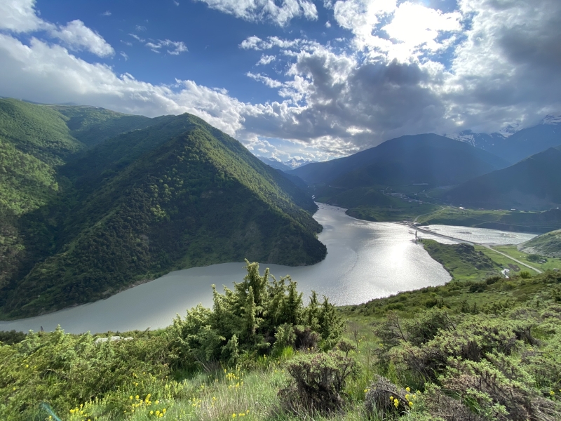 A trip to the Tsmiakom gorge for the flowering of rhododendrons