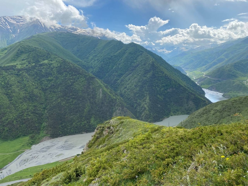 A trip to the Tsmiakom gorge for the flowering of rhododendrons