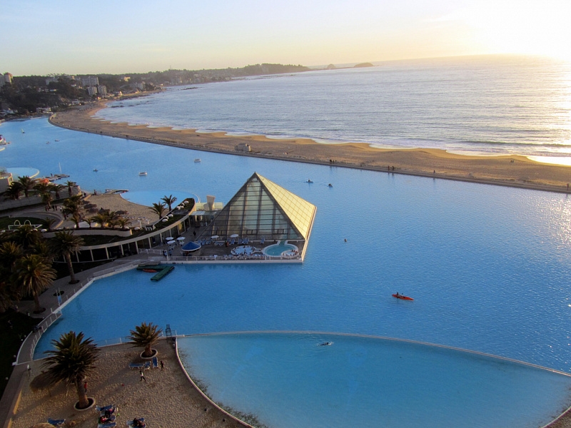 The largest swimming pool in the world is located in Chile