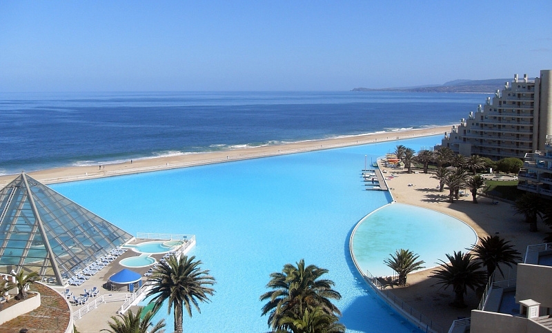 The largest swimming pool in the world is located in Chile