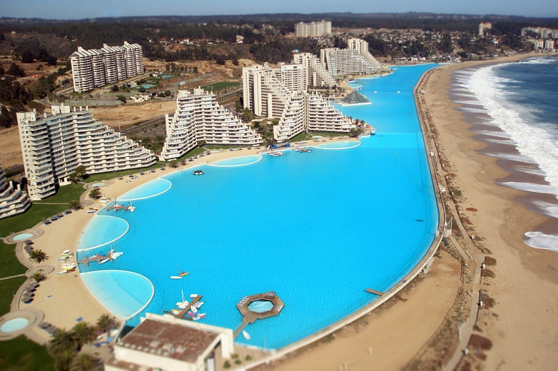 The largest swimming pool in the world is located in Chile