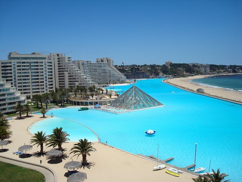 The largest swimming pool in the world is located in Chile