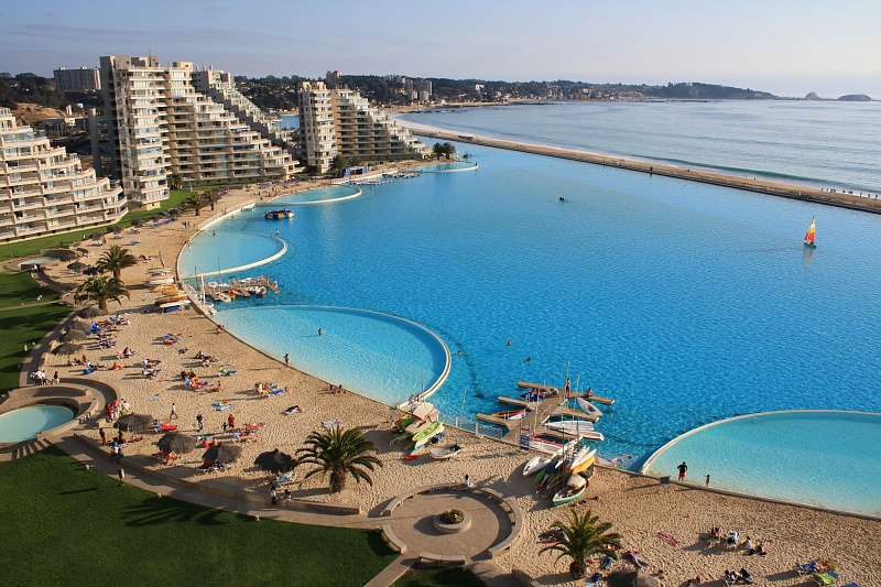 The largest swimming pool in the world is located in Chile