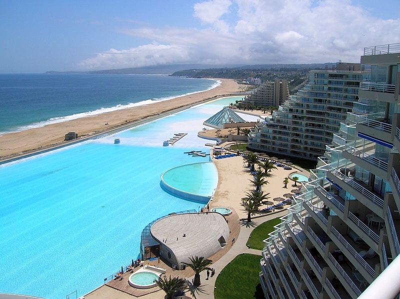 The largest swimming pool in the world is located in Chile