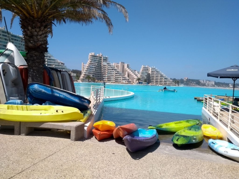 The largest swimming pool in the world is located in Chile