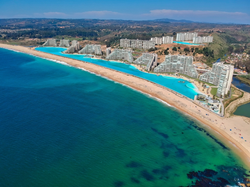 The largest swimming pool in the world is located in Chile