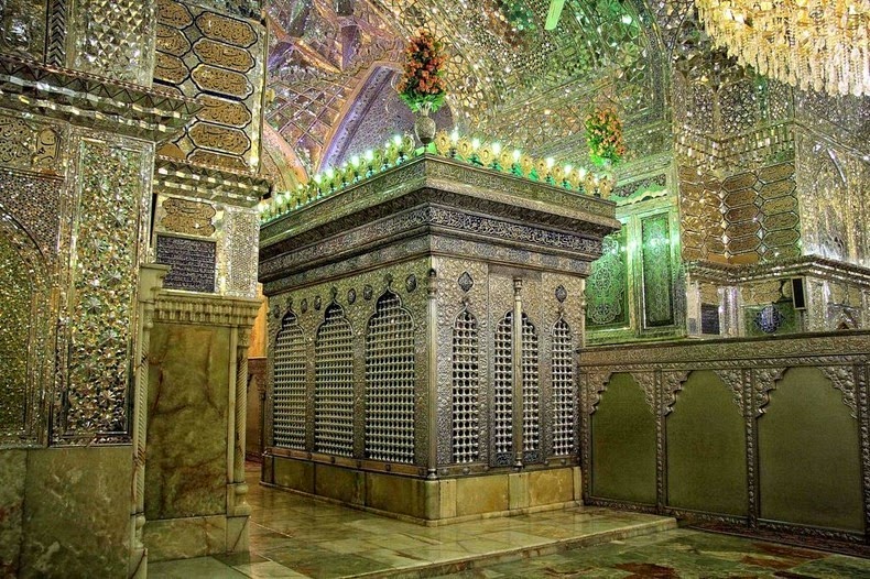 Shah Cherah Mirror Mosque in Iran | Mirror Mausoleum — photos and videos