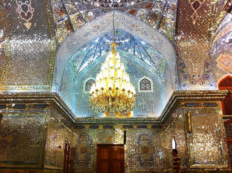 Shah Cherah Mirror Mosque in Iran | Mirror Mausoleum — photos and videos