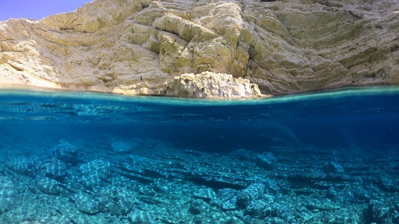 The Colored Seas of the World: 5 (and even 6) Amazing Seas and Their Names