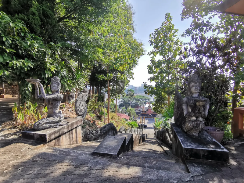 Top 7 Popular Places in the Golden Triangle of Asia: Laos, Myanmar, and Northern Thailand