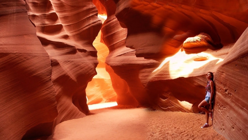 Antelope Canyon in Arizona &mdash; where it is located, Upper and Lower Canyon, guided tours and tourist tips