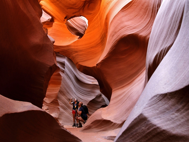 Antelope Canyon in Arizona &mdash; where it is located, Upper and Lower Canyon, guided tours and tourist tips