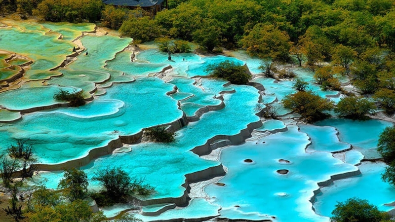 Blue Moon Valley in China — where it is located, turquoise lakes, Mount Yulongxueshan and tourist tips