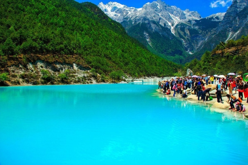 Blue Moon Valley in China — where it is located, turquoise lakes, Mount Yulongxueshan and tourist tips