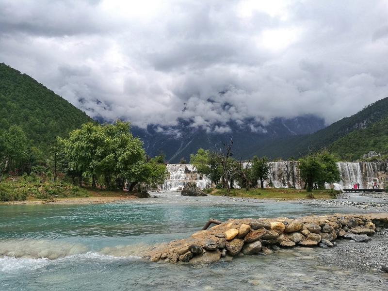 Blue Moon Valley in China — where it is located, turquoise lakes, Mount Yulongxueshan and tourist tips