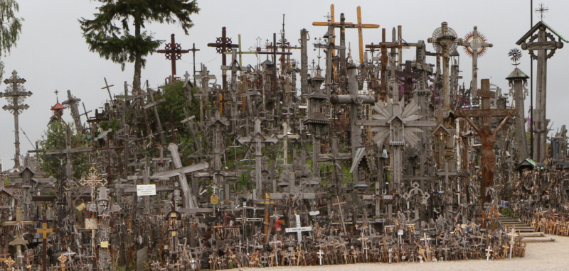 Mount of Crosses (Kryžiū kalnas) in Lithuania &mdash; where it is located, history, how many crosses, how to get there and what to see